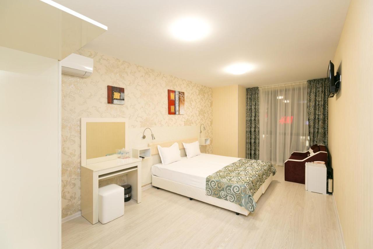 Hotel Capri Plovdiv Buitenkant foto