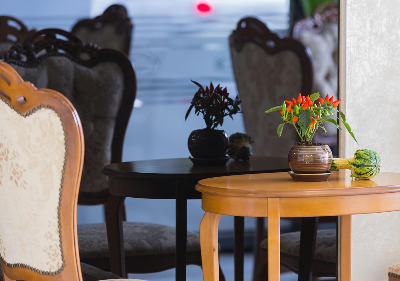 Hotel Capri Plovdiv Buitenkant foto