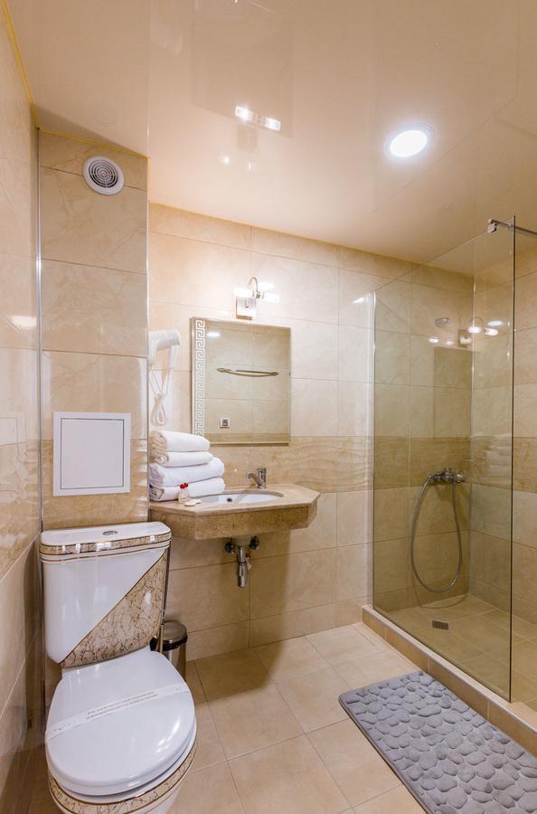 Hotel Capri Plovdiv Buitenkant foto