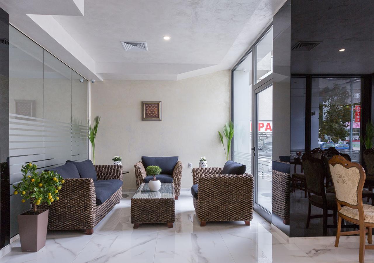 Hotel Capri Plovdiv Buitenkant foto