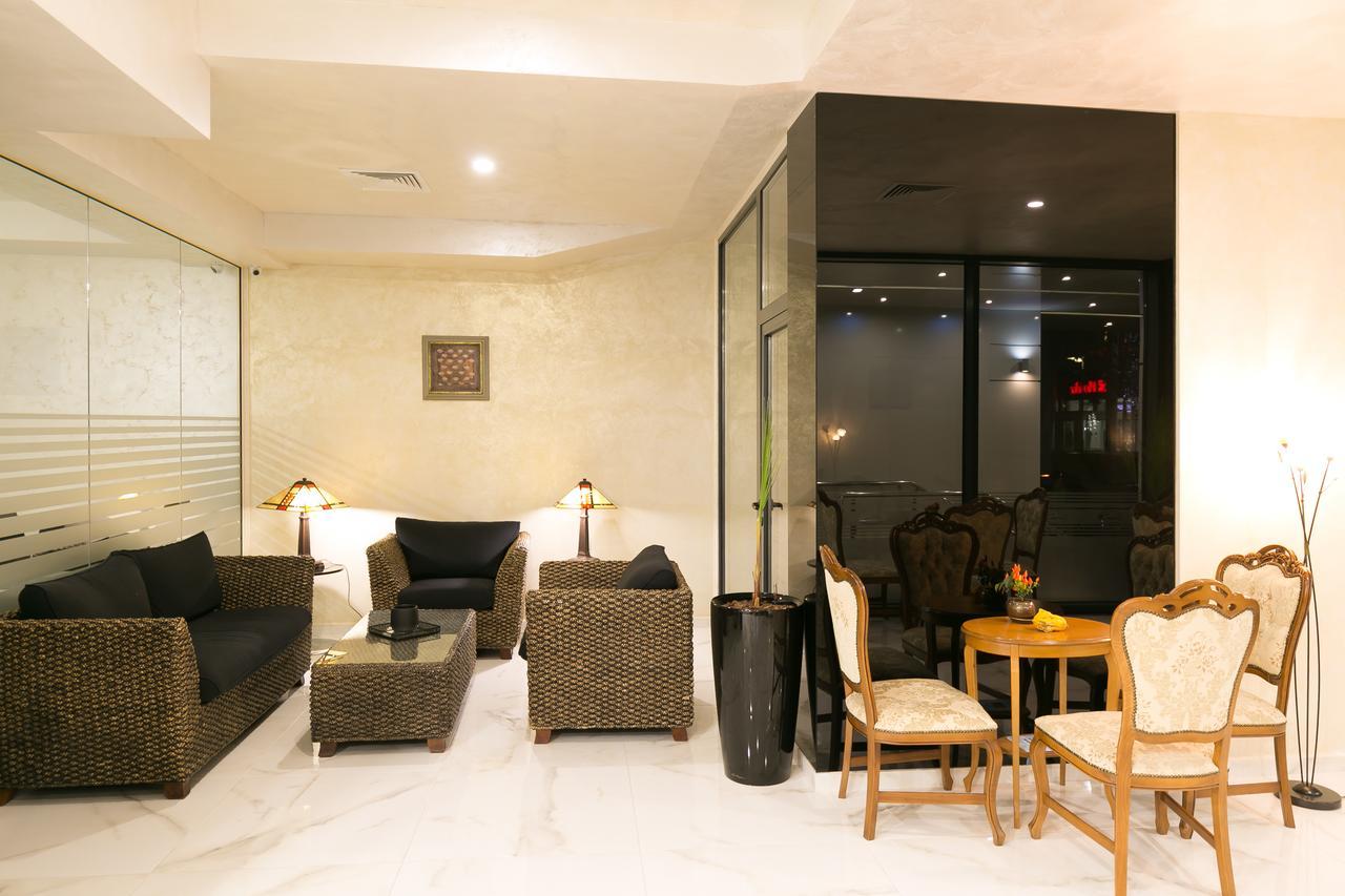 Hotel Capri Plovdiv Buitenkant foto