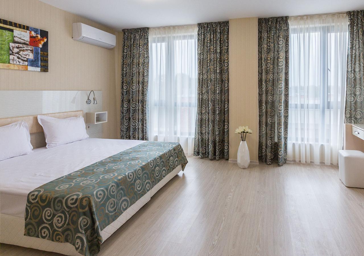 Hotel Capri Plovdiv Buitenkant foto