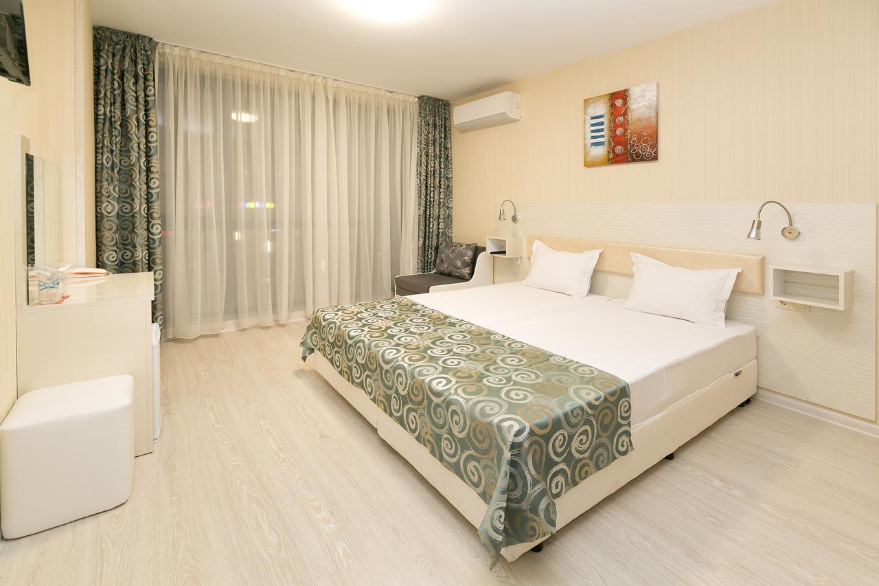 Hotel Capri Plovdiv Buitenkant foto